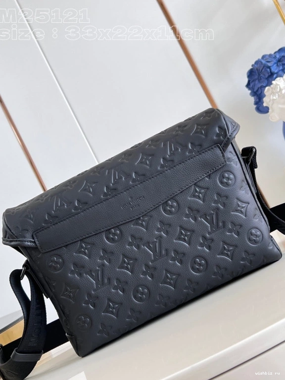 WIS PM-33*22.5*11CM Messenger VUITTON LOUIS Voyager 0924